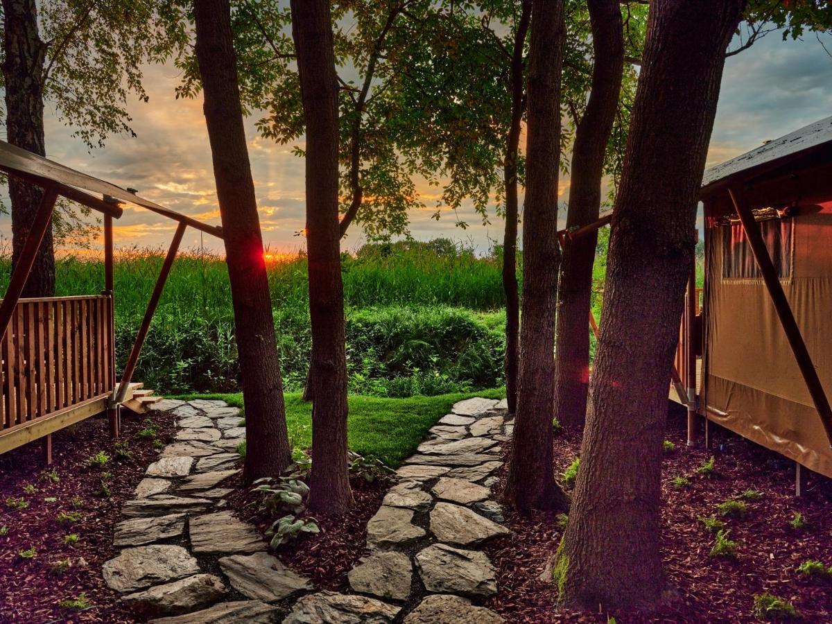 Готель Zatoria Luxury Glamping Затор Екстер'єр фото