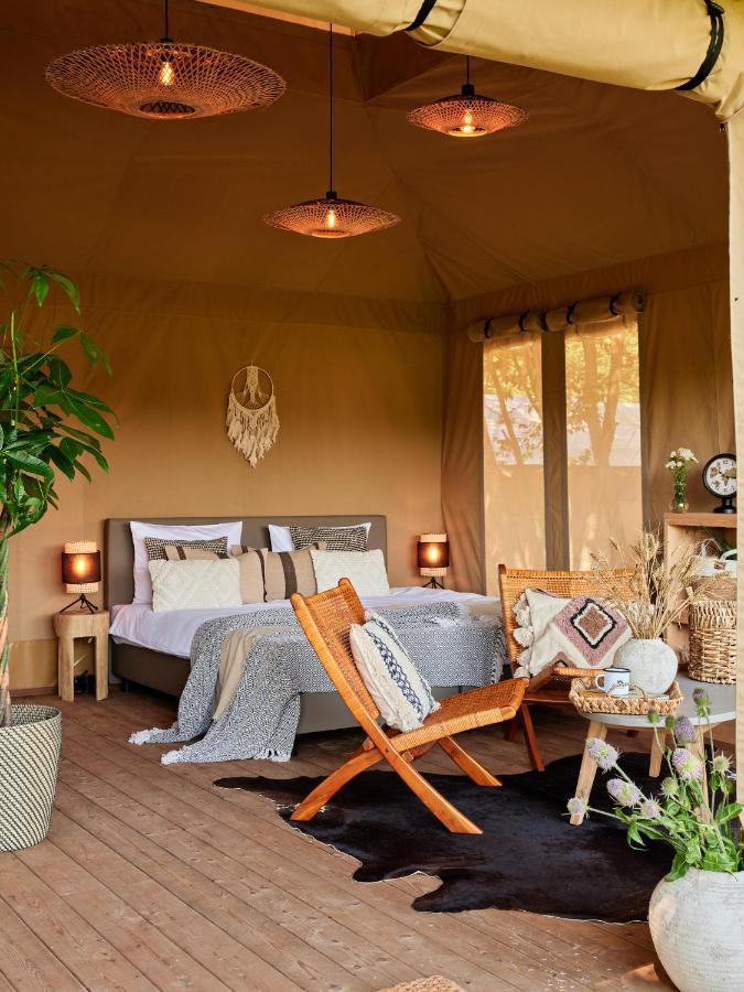 Готель Zatoria Luxury Glamping Затор Екстер'єр фото