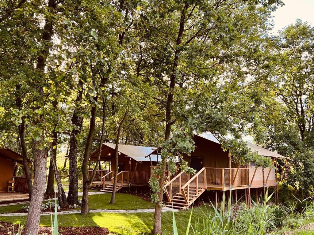 Готель Zatoria Luxury Glamping Затор Екстер'єр фото